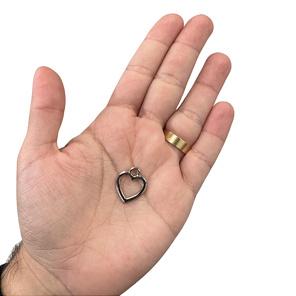 PINGENTE CORAÇÃO PRATEADO 6 UNIDADES