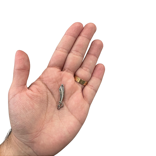 PINGENTE ESPADA CURVA PRATEADO 6 UNIDADES