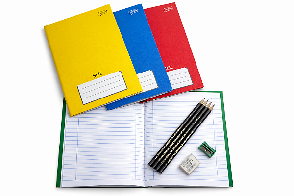 Kit Escolar Sortido - 4 Cadernos Brochura Capa Dura 48 folhas + Lápis, Borracha e Apontador