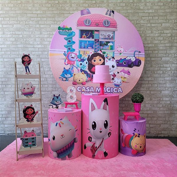 Alugue Tema para Festa Decoração A Casa Mágica da Gabby Tecido ( Modelo 2 )