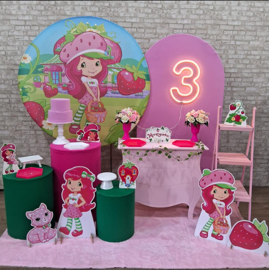 Alugue Tema Para Festa Decoração Moranguinho Tecido ( Modelo 3 )