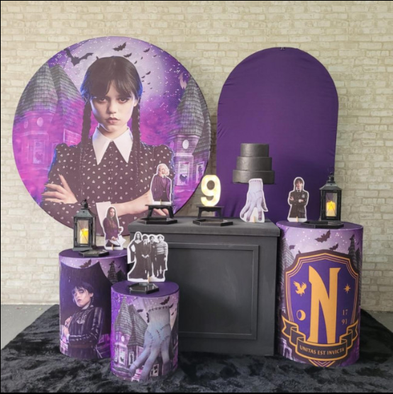 Alugue Tema Para Festa Decoração Wandinha Tecido ( Modelo 3 )