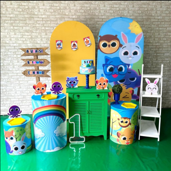 Alugue Tema Para Festa Decoração Bolofofos Verde Tecido ( Modelo 4 )
