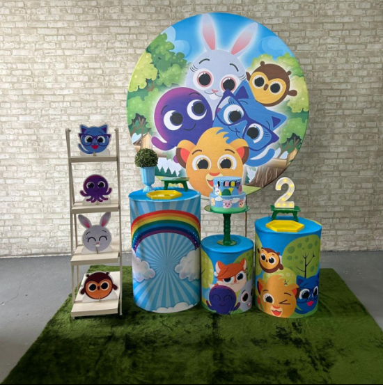 Alugue Tema Para Festa Decoração Bolofofos Verde Tecido ( Modelo 2 )