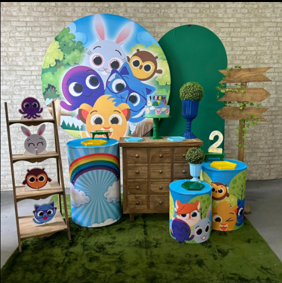 Alugue Tema Para Festa Decoração Bolofofos Verde Tecido ( Modelo 3 )