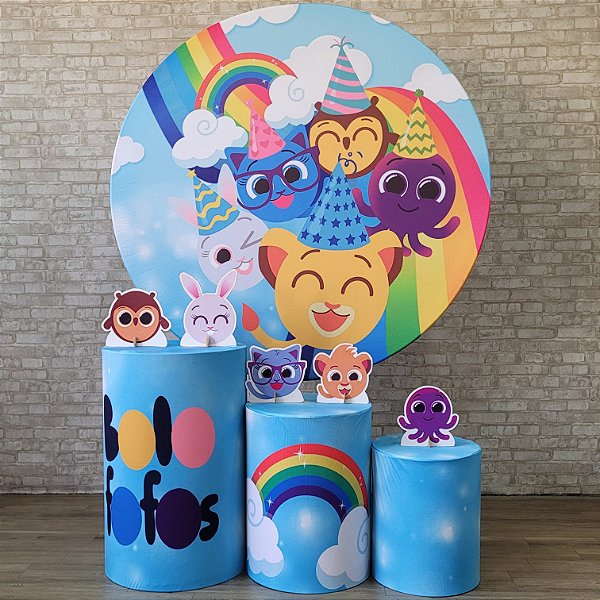 Alugue Tema Para Festa Decoração Bolofofos Arco- Iris Tecido ( Modelo 1 )
