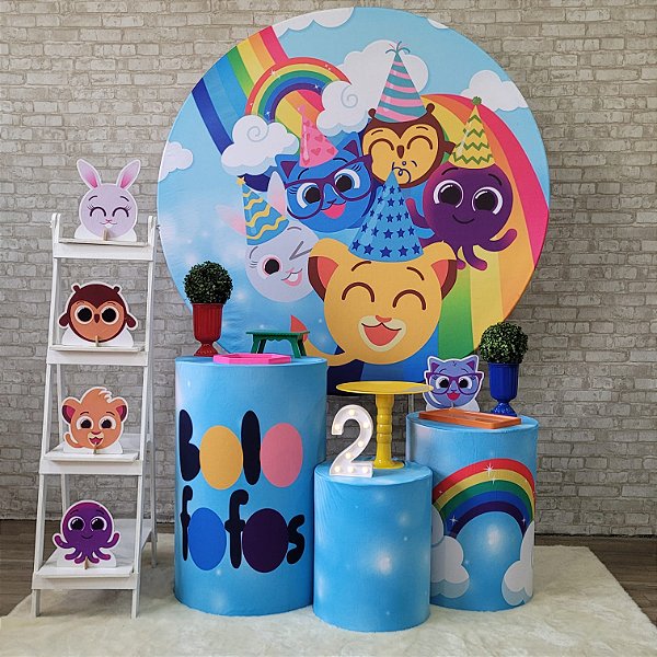 Alugue Tema Para Festa Decoração Bolofofos Arco- Iris Tecido ( Modelo 2 )