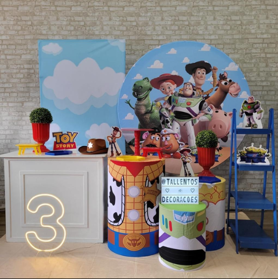 Alugue Tema Para Festa Decoração Toy Story Tecido ( Modelo 3 )