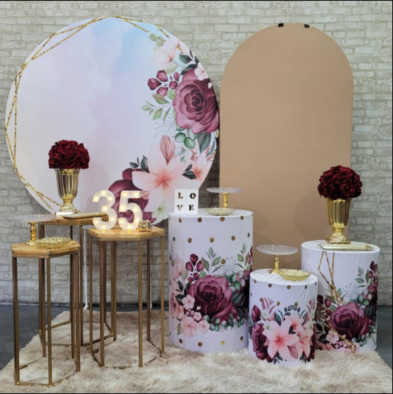 Alugue Tema Para Festa Decoração Flores Vinho Tecido ( Modelo 3 )