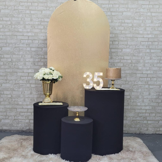 Alugue Tema Para Festa Decoração Happy Dourado Tecido ( Modelo 2 )