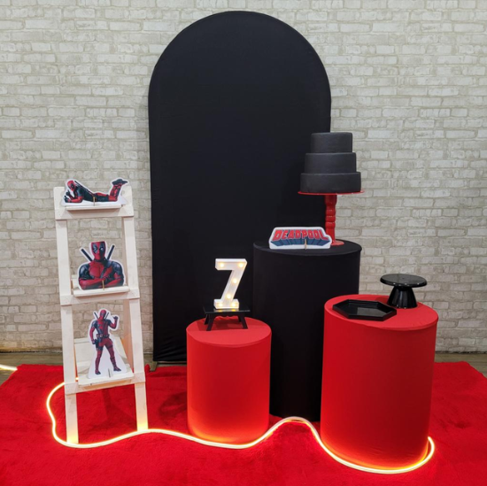 Alugue Tema Para Festa Decoração Dead Pool Modelo Personalizado Tecido