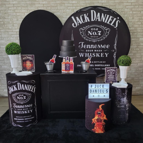 Alugue Tema Para Festa Decoração Jack Daniels Tecido ( Modelo 4 )