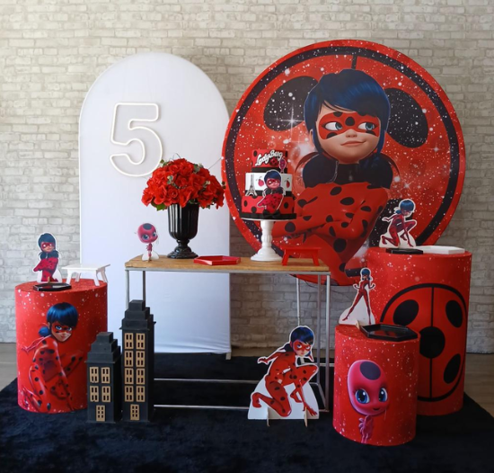 Alugue Tema Para Festa Decoração Lady Bug Tecido ( Modelo 4 )