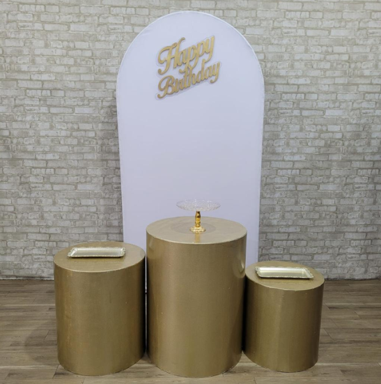 Alugue Tema Para Festa Decoração Happy Branco com Dourado Tecido ( Modelo 1 )