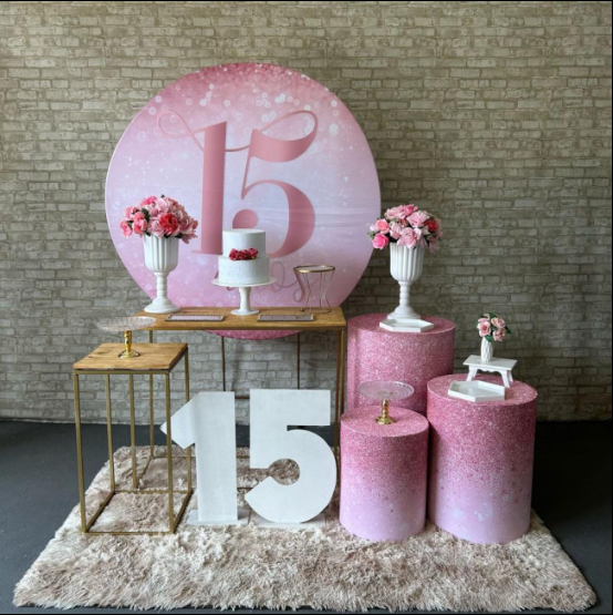 Alugue Tema Para Festa Decoração Rosa Tecido ( Modelo 3 )