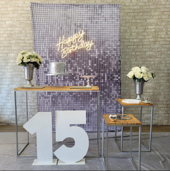 Alugue Tema Para Festa Decoração Prata Tecido ( Modelo 1 )