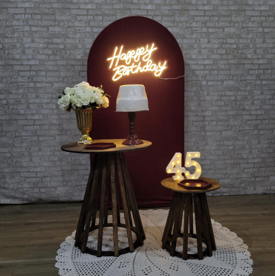 Alugue Tema Para Festa Decoração Happy Vinho Tecido ( Modelo 3 )