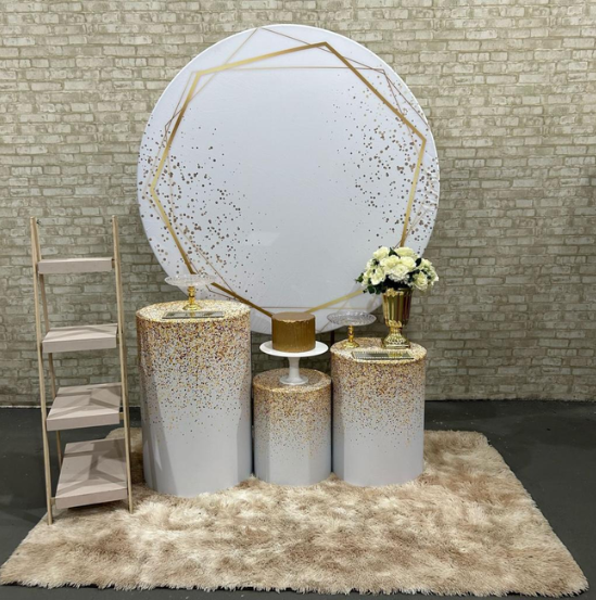 Alugue Tema Para Festa Decoração Geométrico Branco com Dourado Tecido ( Modelo 2 )