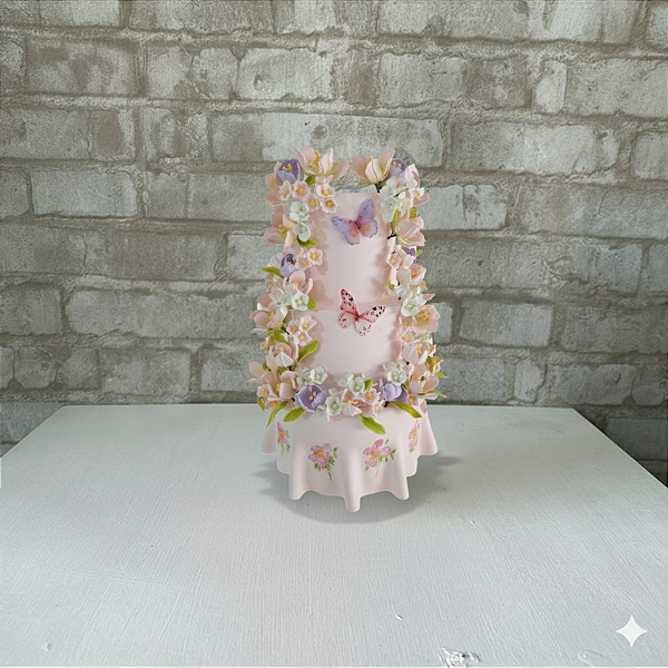 Alugue Bolo Fake Cenográfico Jardim com Babado