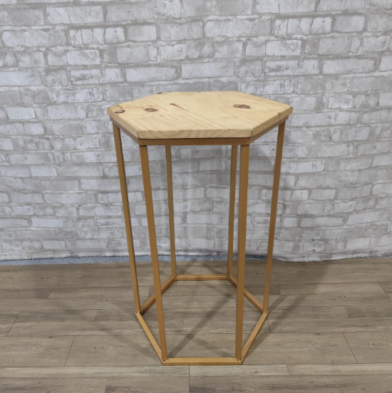 Alugue Mesa de Ferro Sextavadada Dourado M