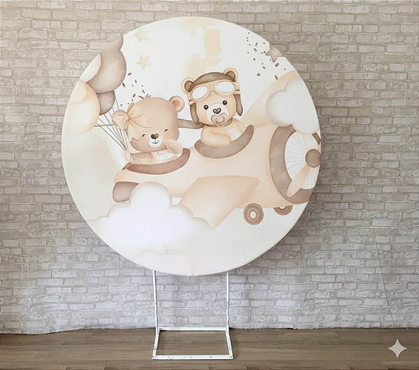 Alugue Estrutura Painel Redondo e a Capa de Tecido do Tema - Ursinho Aviador