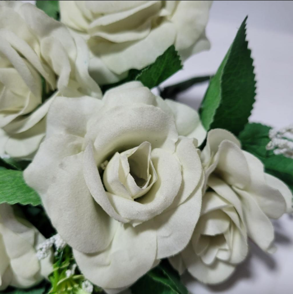 Alugue Mini Arranjo de Flor Artificial - Branco