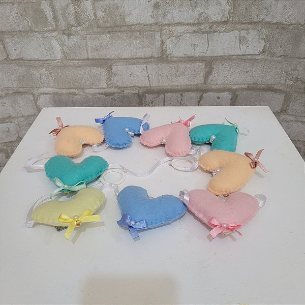 Alugue Item Decorativo Varal de Corações - Feltro