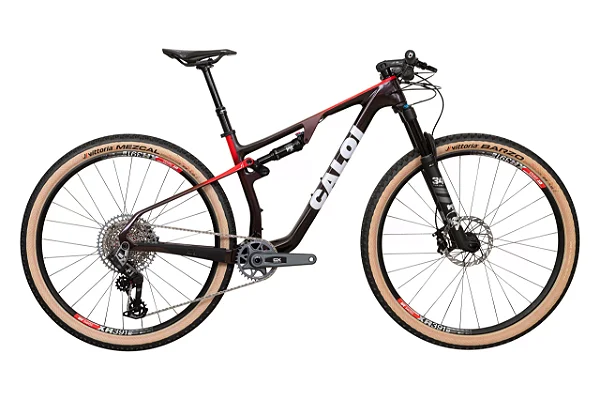 BICICLETA CALOI CARBON FS RACING PRETO/VERMELHO 2024 TAM - 19