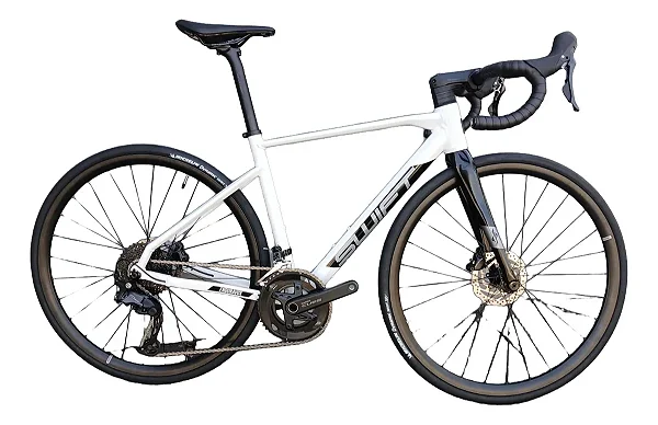 BICICLETA SWIFT ENDURAVOX COMP BRANCO/PRETO 2025 TAM - 51 CM