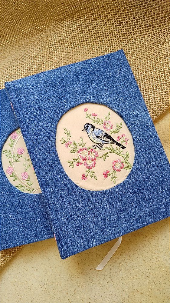 Caderno Bordado Pássaros com Flores