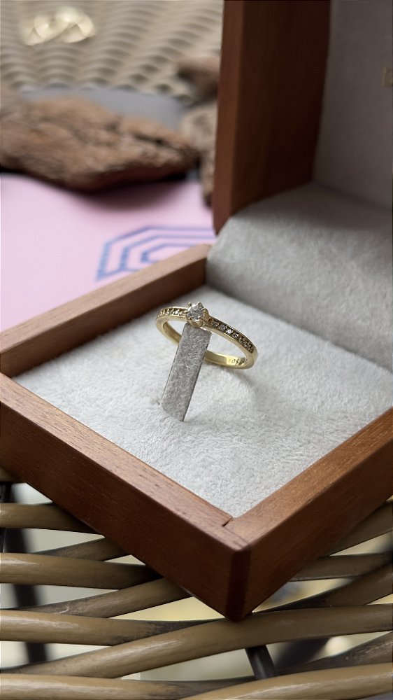 ANEL EM OURO 18k  DAY