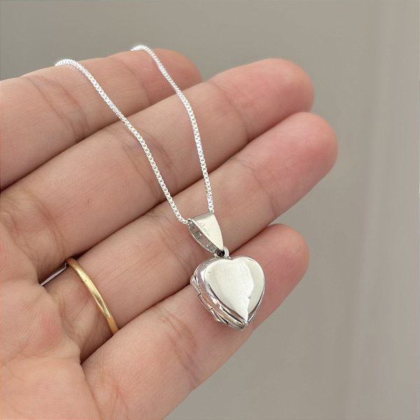 Colar relicário coração