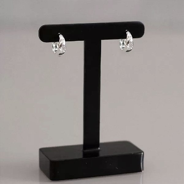 Brinco argola lisa flor