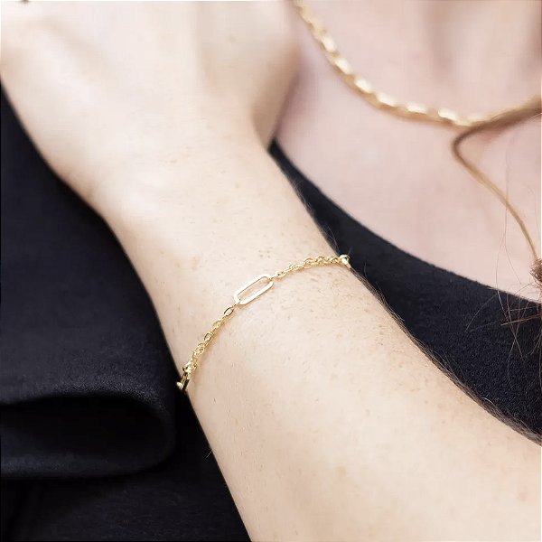 Pulseira elos entre correntes