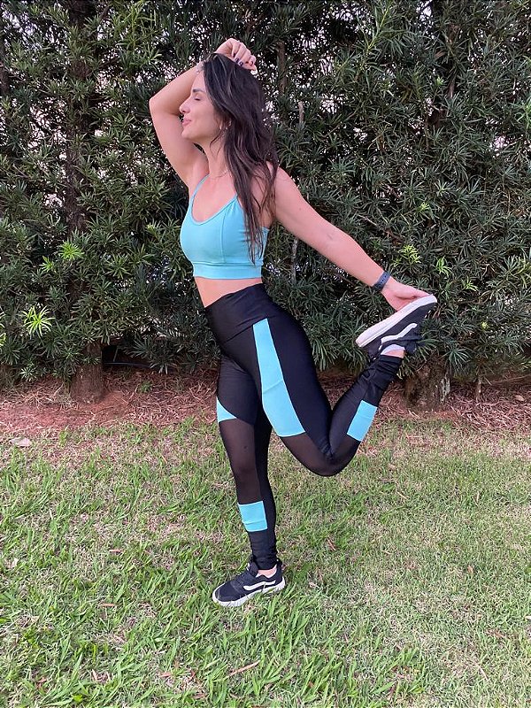 Top verde água tule