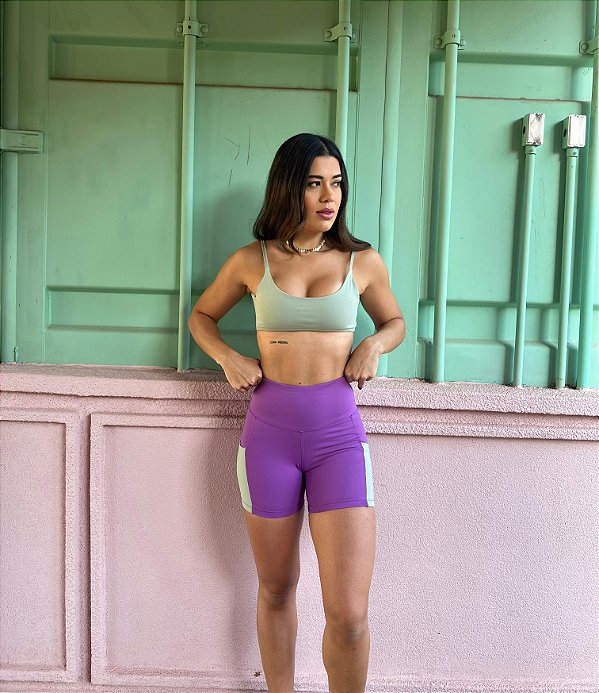 Conjunto roxo e verde