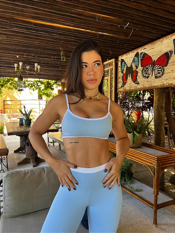 Conjunto azul bebê e branco