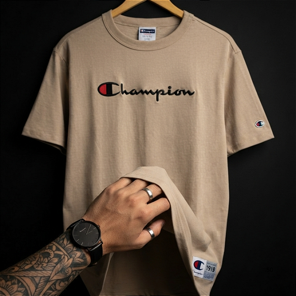 Camiseta Champion Life Script Logo Emb Dark Khaki