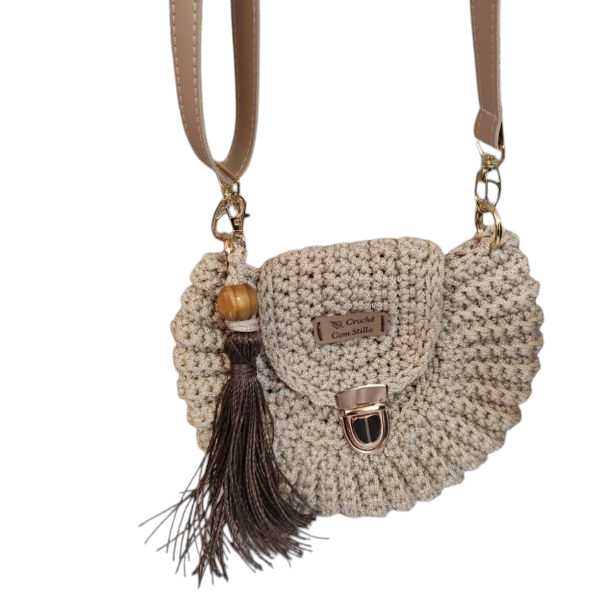 Bolsa Crochê Bege com Alça de Couro – Feita à Mão
