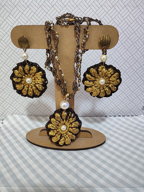 Conjunto colar e brincos -flor