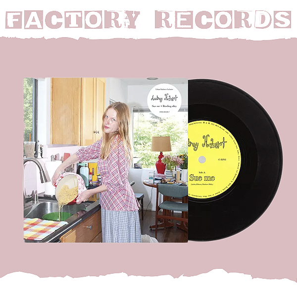 Audrey Hobert - Sue Me / Bowling Alley (Urban Outfitters Exclusive - Valentines Day 2026) - LP 7''