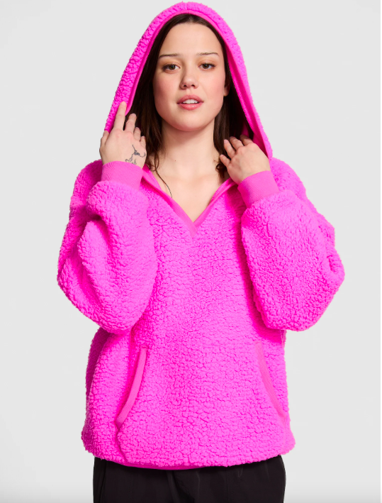 MOLETOM COM CAPUZ DE LÃ ACONCHEGANTE PINK - Victoria's Secret Tamanho G