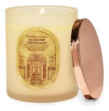 Bath & Body Works Vela Almond Croissant 1pavio