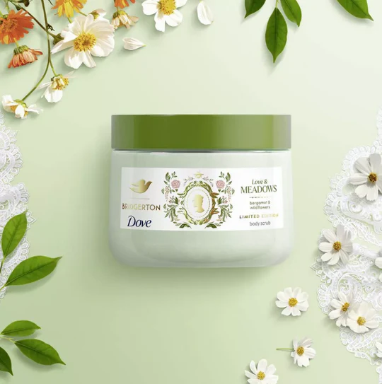 Esfoliante Dove Beauty Bridgerton Body Scrub - Love & Meadows