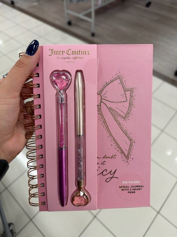 Caderno + 2 canetas Juicy Couture