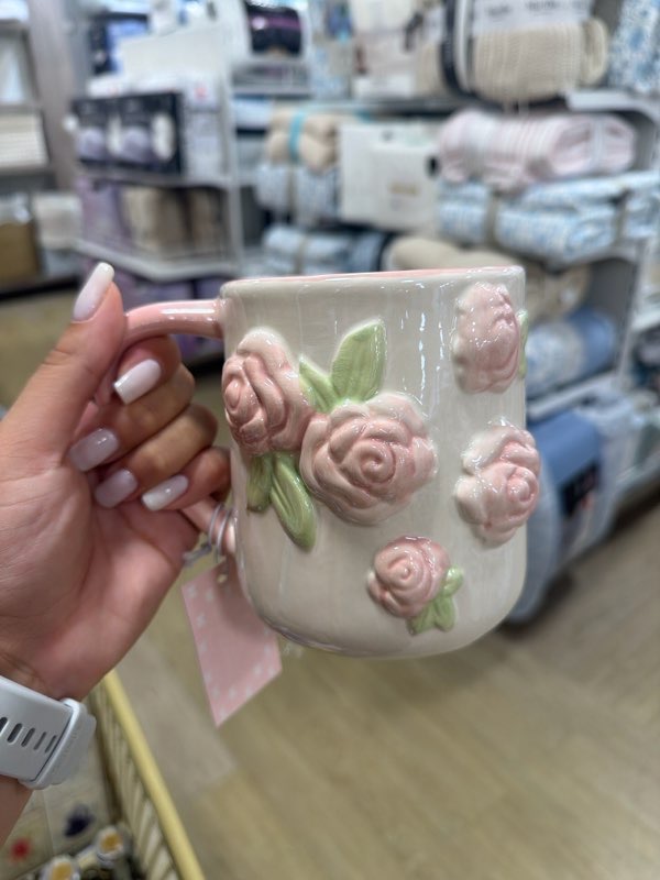 Caneca de Cerâmica Rosas Alto relevo