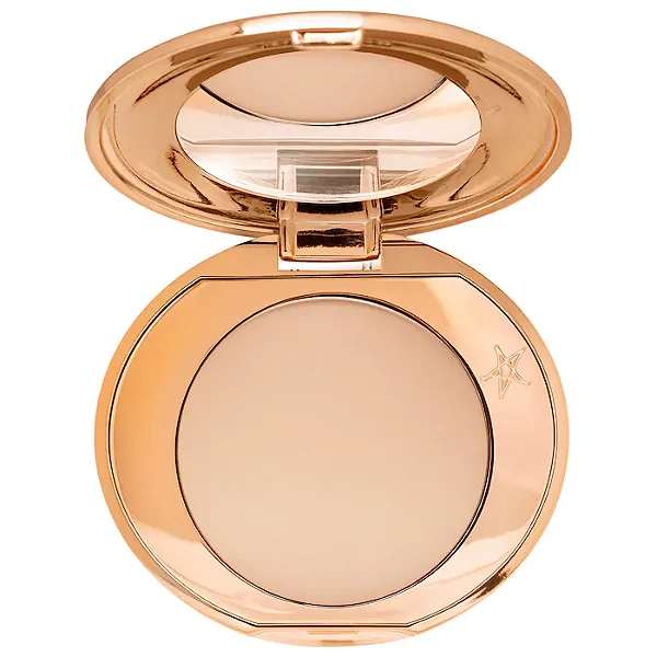 Charlotte Tilbury Mini Pó Finalizador e Selador Airbrush Flawless Finish (Refilável) com Efeito Blur - Cor: 2 Medium