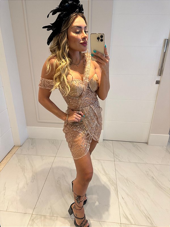 Vestido Curto em Micro Tule Gabriela Dourado