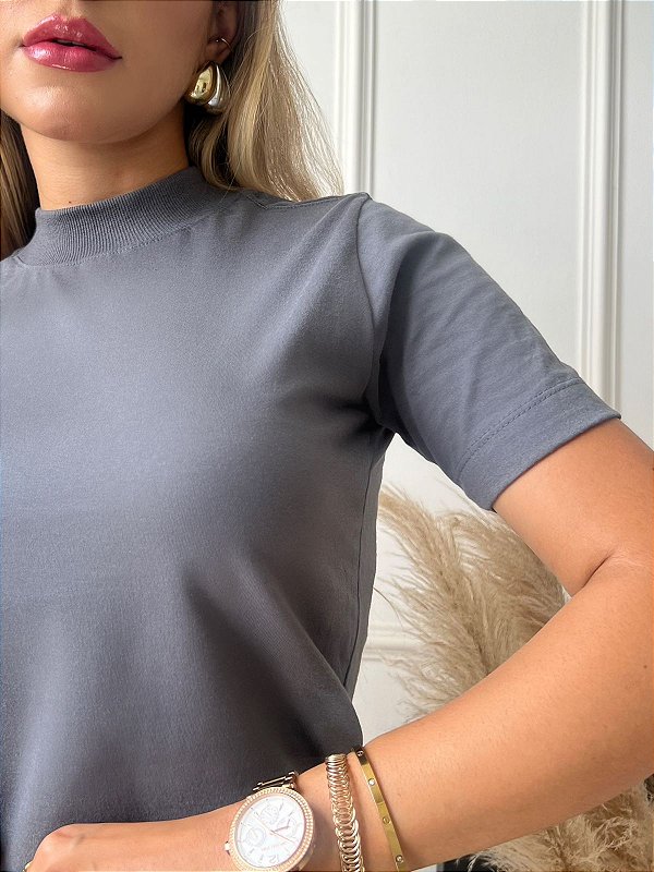 TSHIRT FEMININA ALGODÃO GOLA ALTA CINZA CHUMBO