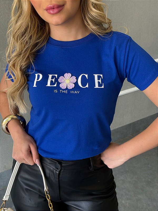 TSHIRT FEMININA ALGODÃO PEACE APLICAÇÃO FLOR / AZUL BIC